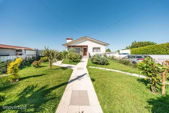 Moradia T4 à venda em Vila Nova de Famalicão-16