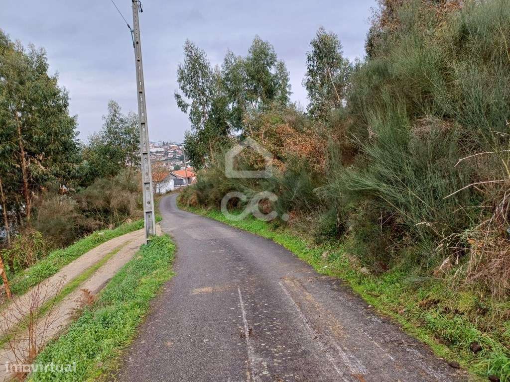 # BAIXA DE PREÇO # OPORTUNIDADE IMPERDÍVEL Moradia para restauro em...-13