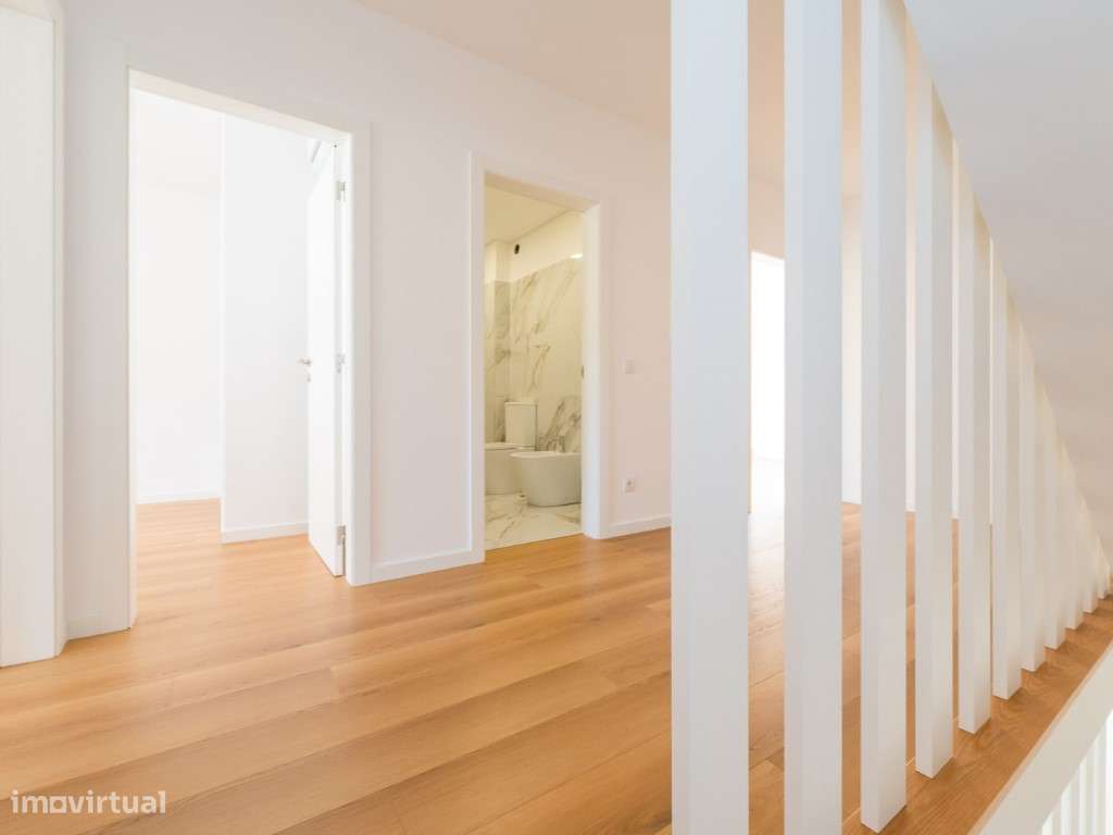 MORADIAS T2+1 e T3+1 GARAGEM E JARDIM, BELAS-27