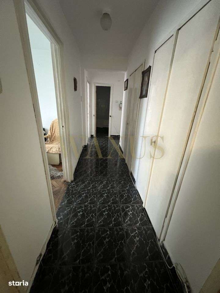 Apartament cu 4 camere zona Lama-12