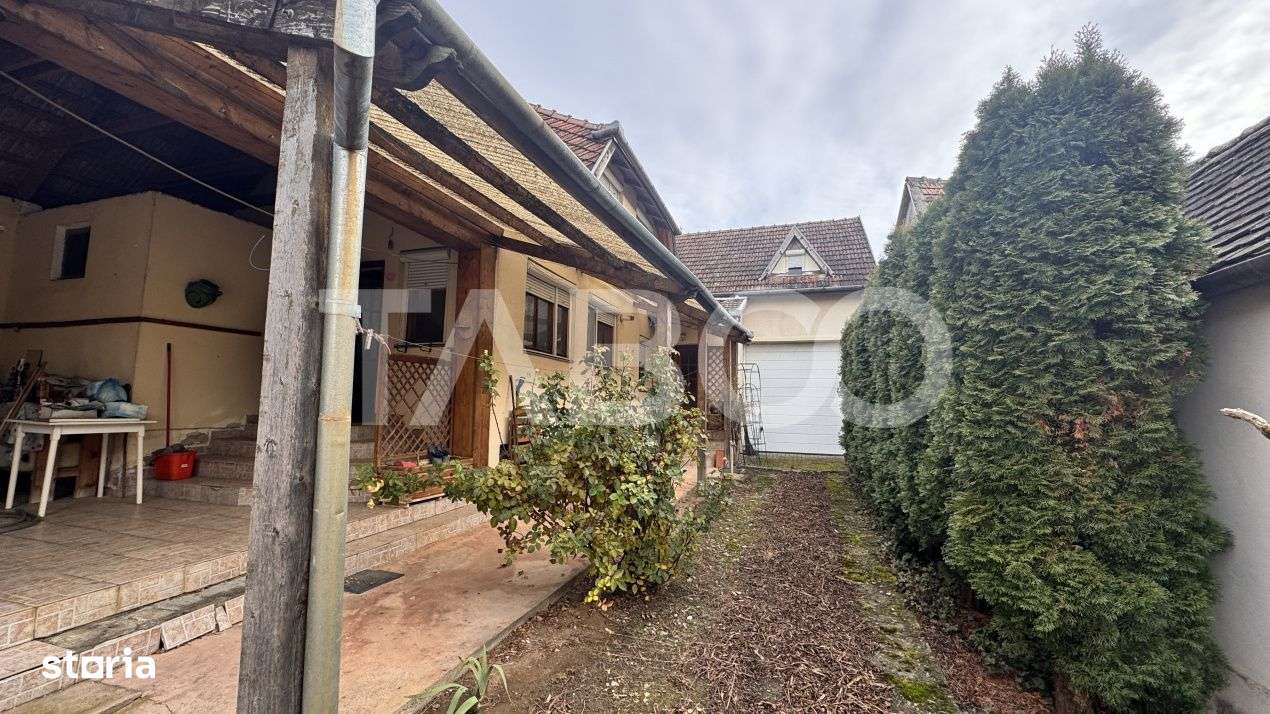 Casa de vanzare 6 camere loc de relaxare garaj teren 669 mp Cornatel - Imagine principală: 4/19