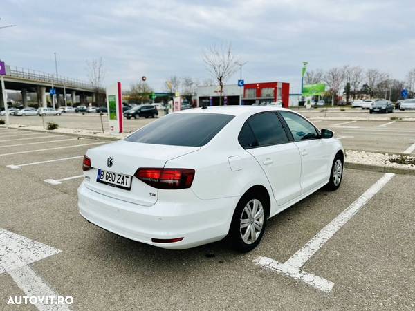 Volkswagen Jetta 1.2 TSI Trendline - 5