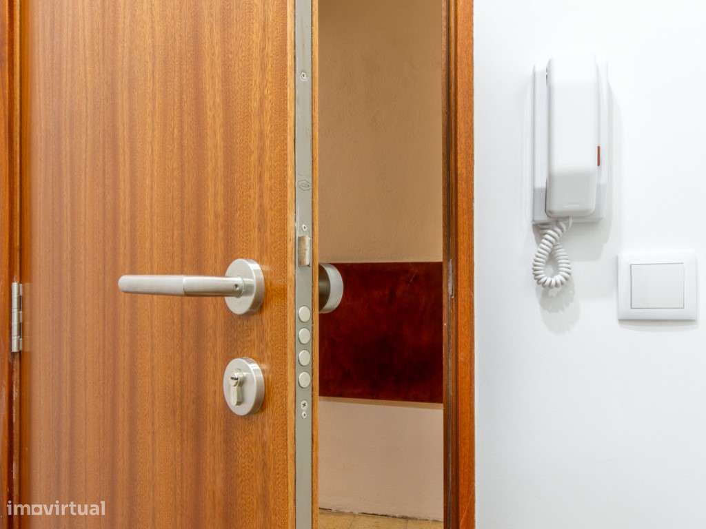 Onde a Luz Encontra o Design | T1 Remodelado com Varanda e Open Spa... - Grande imagem: 3/22