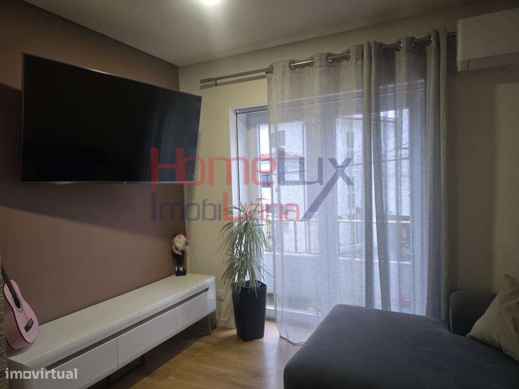 Andar Moradia T3 com Logradouro Privativo e Box para 2 carros !-12