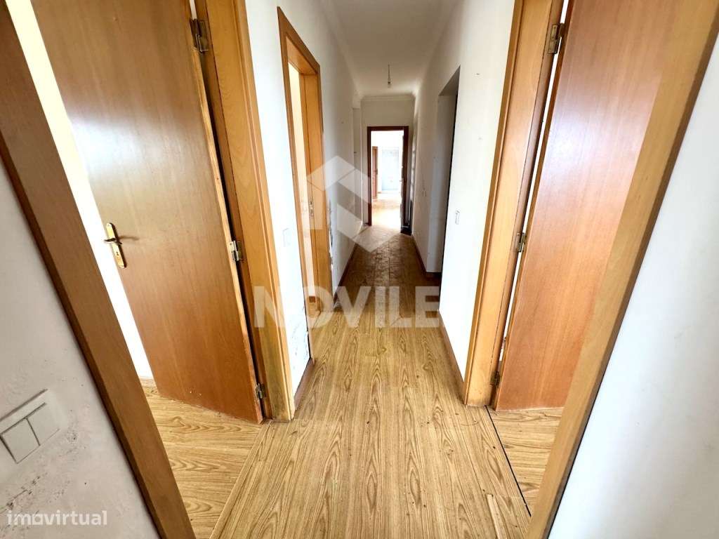 Moradia isolada T3 de cave e rés do chão próxima da Nazaré.-14