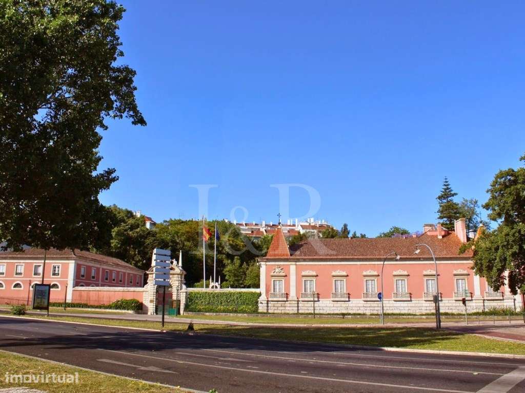 Apartamento T1 com varanda próximo da Praça de Espanha, Lisboa-15