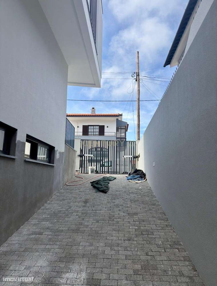 Moradia T3 Contemporânea em Tires-43