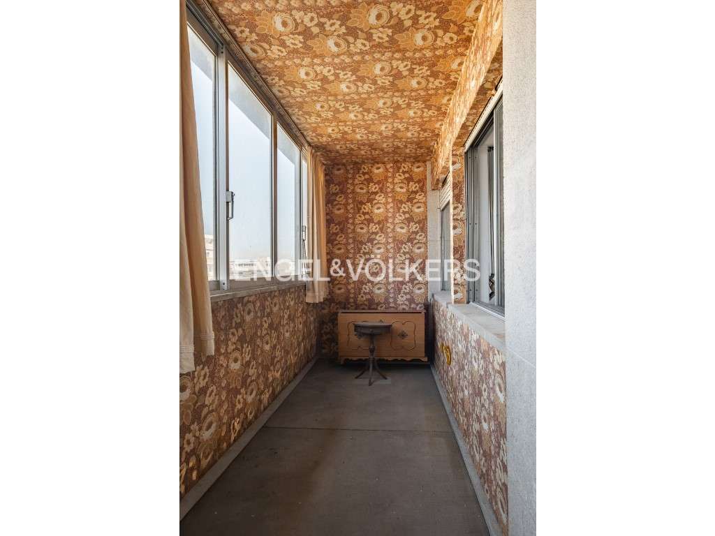 Apartamento com vista panorâmica em Alvalade-23