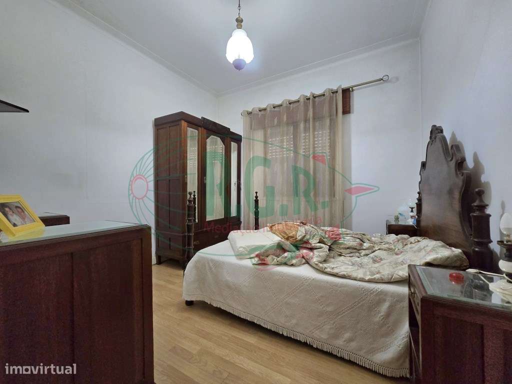 INVESTIMENTO - T5 Entrada Independente | Garagem | Peq. Quintal | C...-16