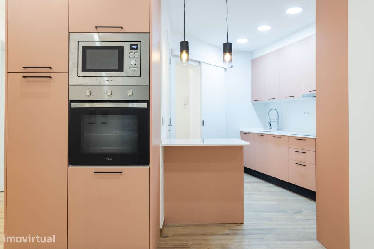 Apartamento T2 Remodelado na Prestigiada Infante Santo: Charme, Modern - Grande imagem: 5/33