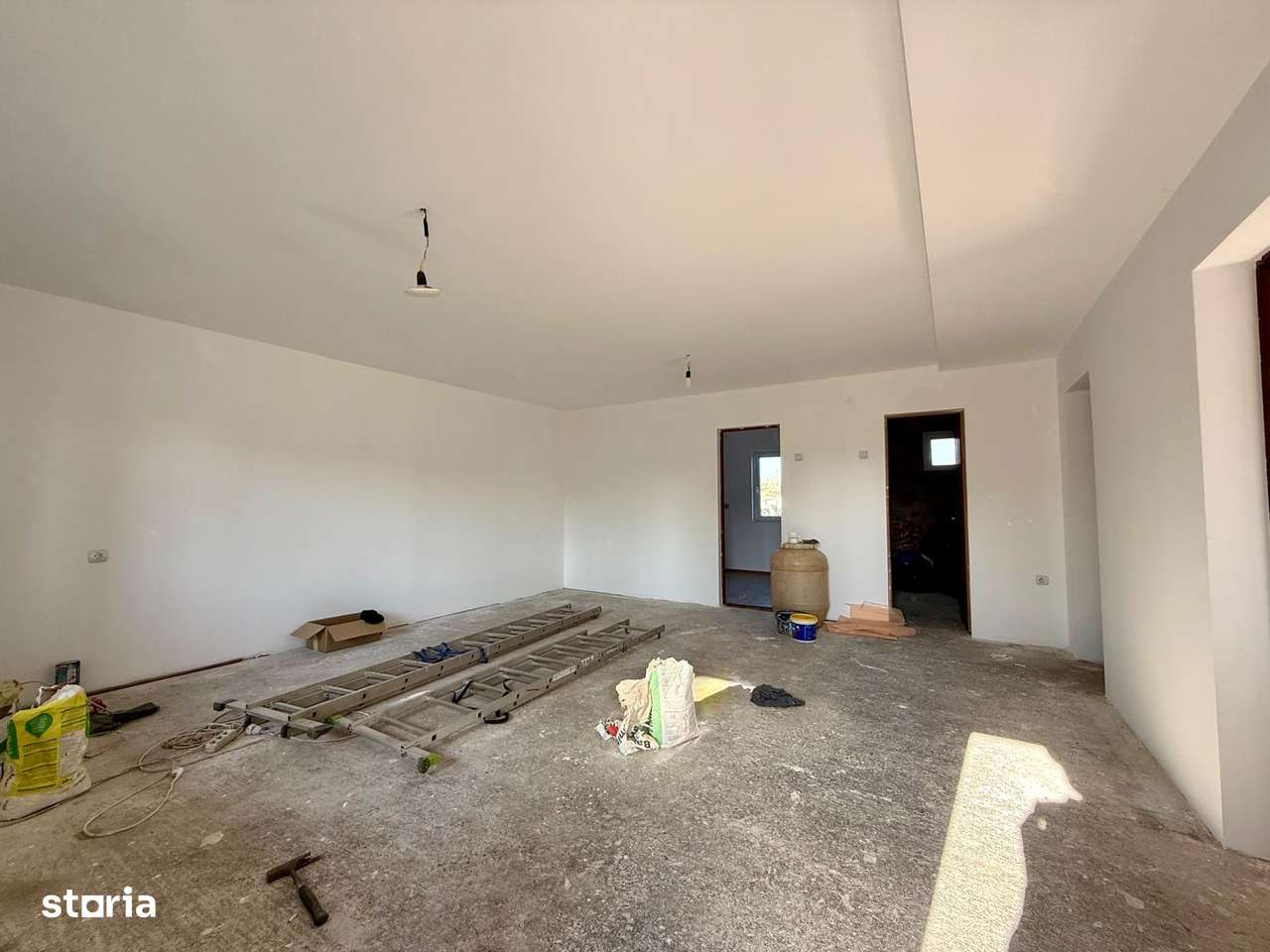 Casă cu 3 Camere | Lumina | 300MP - Imagine principală: 4/8