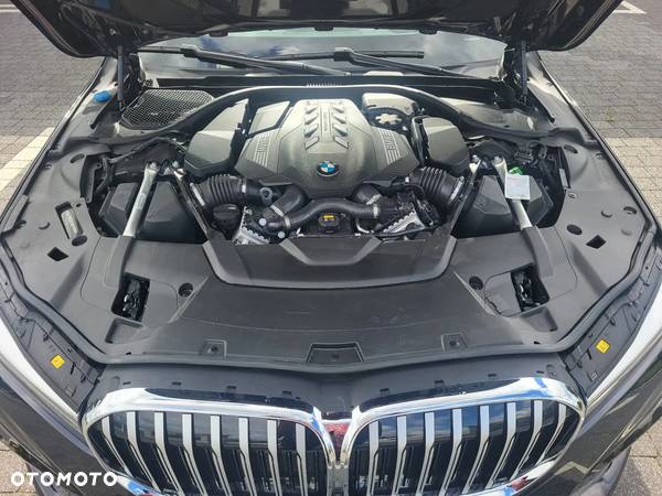 BMW Seria 7 750Li xDrive - 19