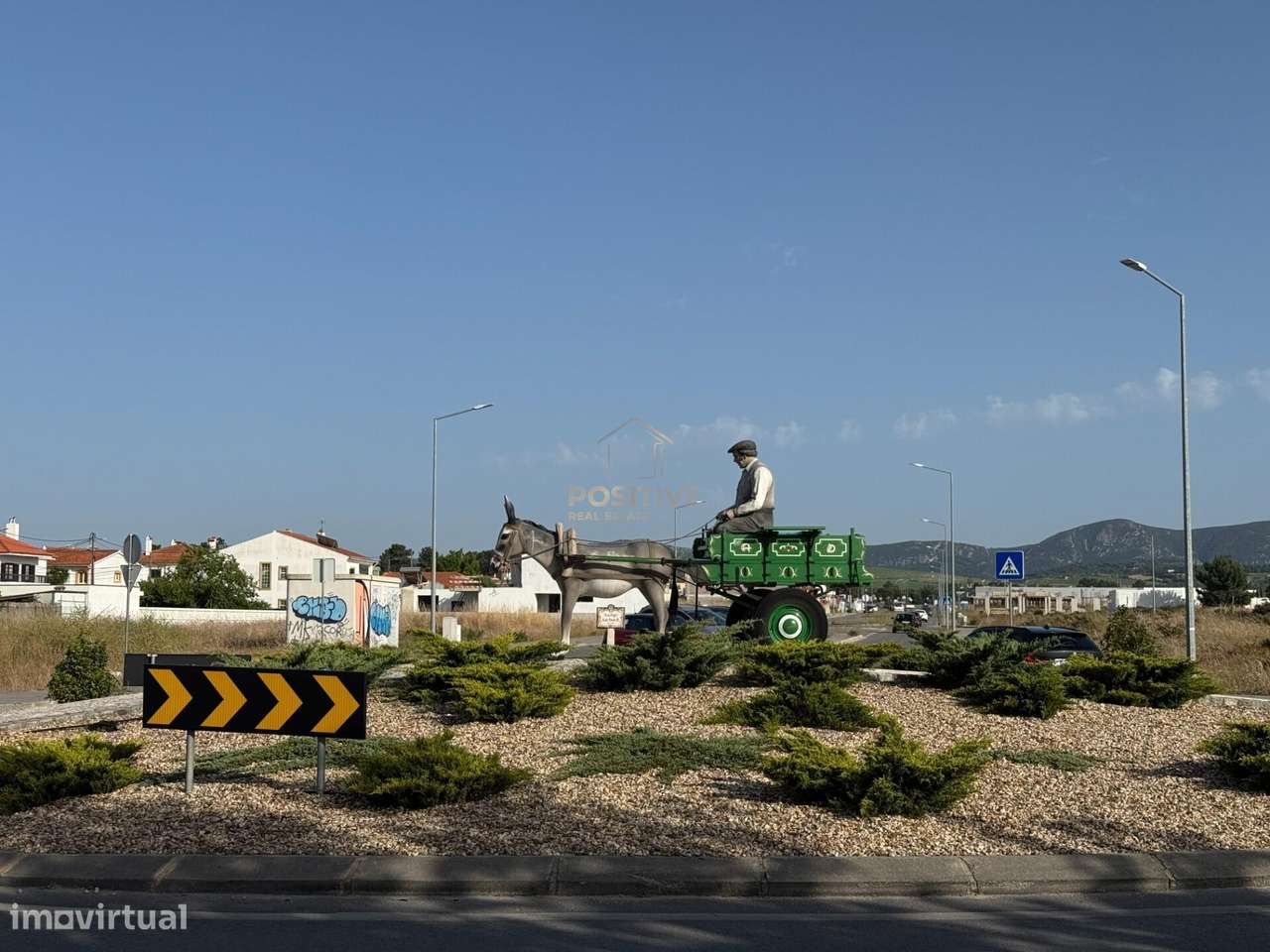 Nova Moradia T4 com Piscina na Vila de Azeitão-45