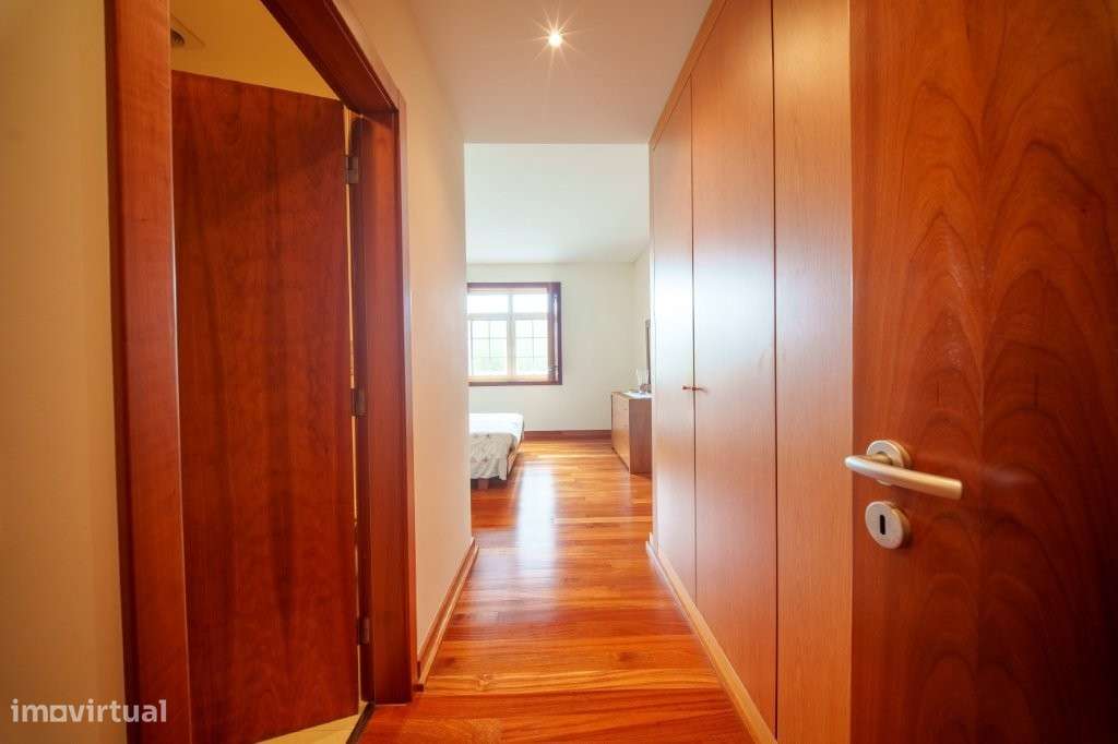 Moradia T5 - Tomar, inserida num amplo terreno de 15.560 m²-32