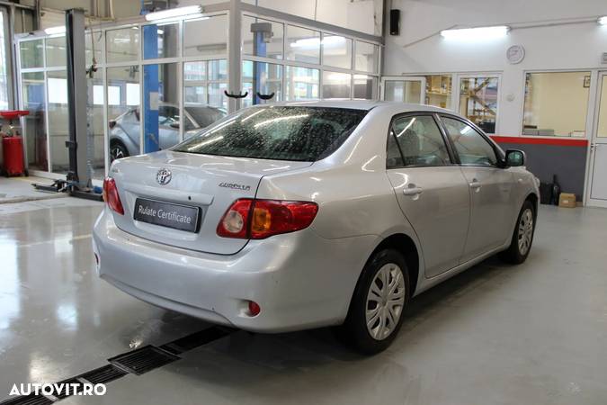 Toyota Corolla 1.4 Sdn. Luna - 4