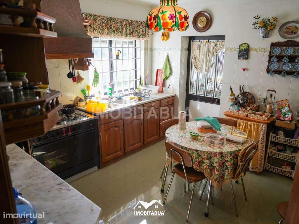 Moradia T5 com Piscina (Jacuzzi Integrado), Jardim e Churrasqueira-13