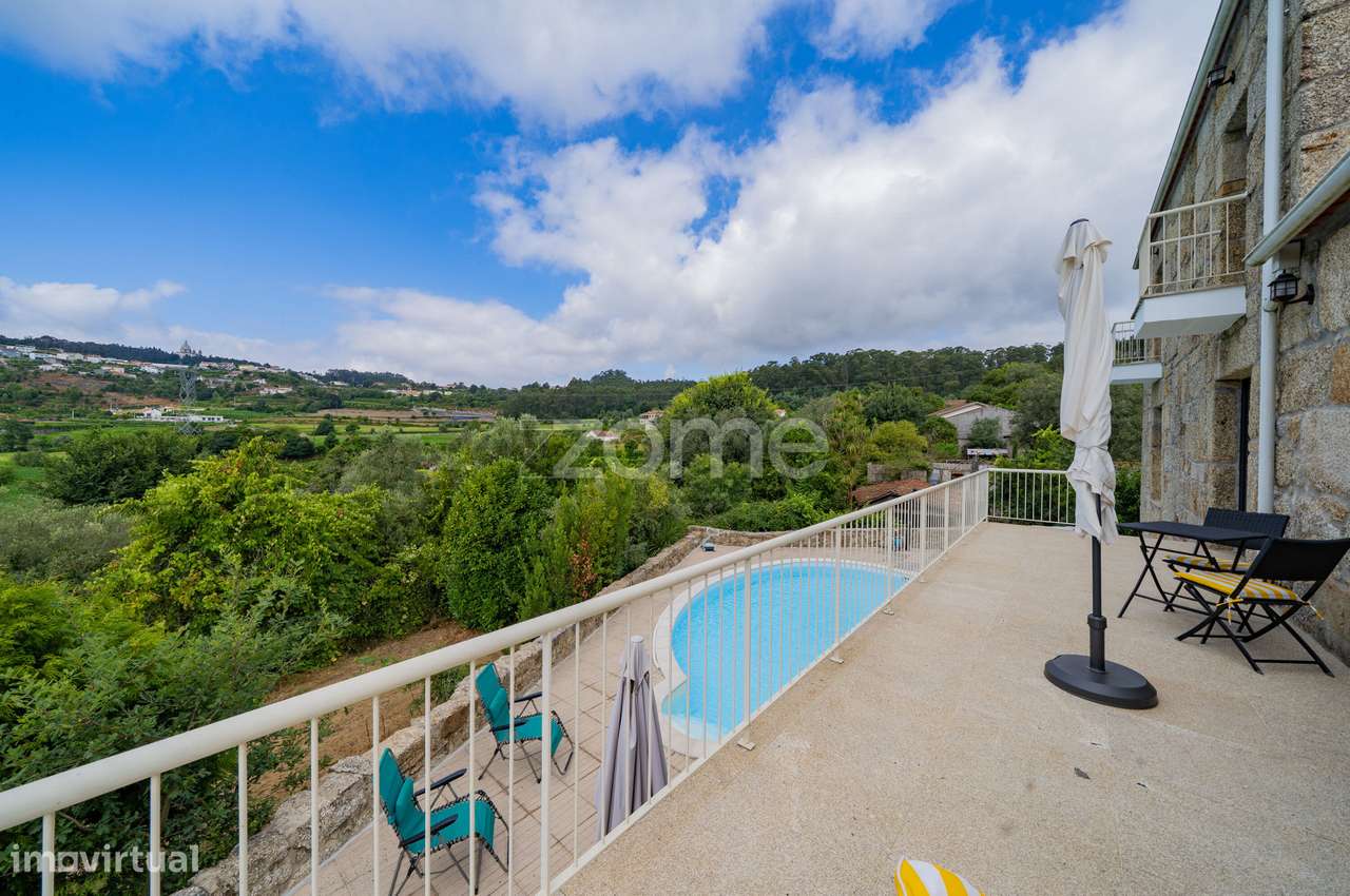 Moradia T5 + 1 com Piscina em Espinho, Braga-33