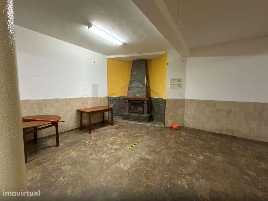 Prédio a venda com restaurante e habitação, à venda em SInes-22