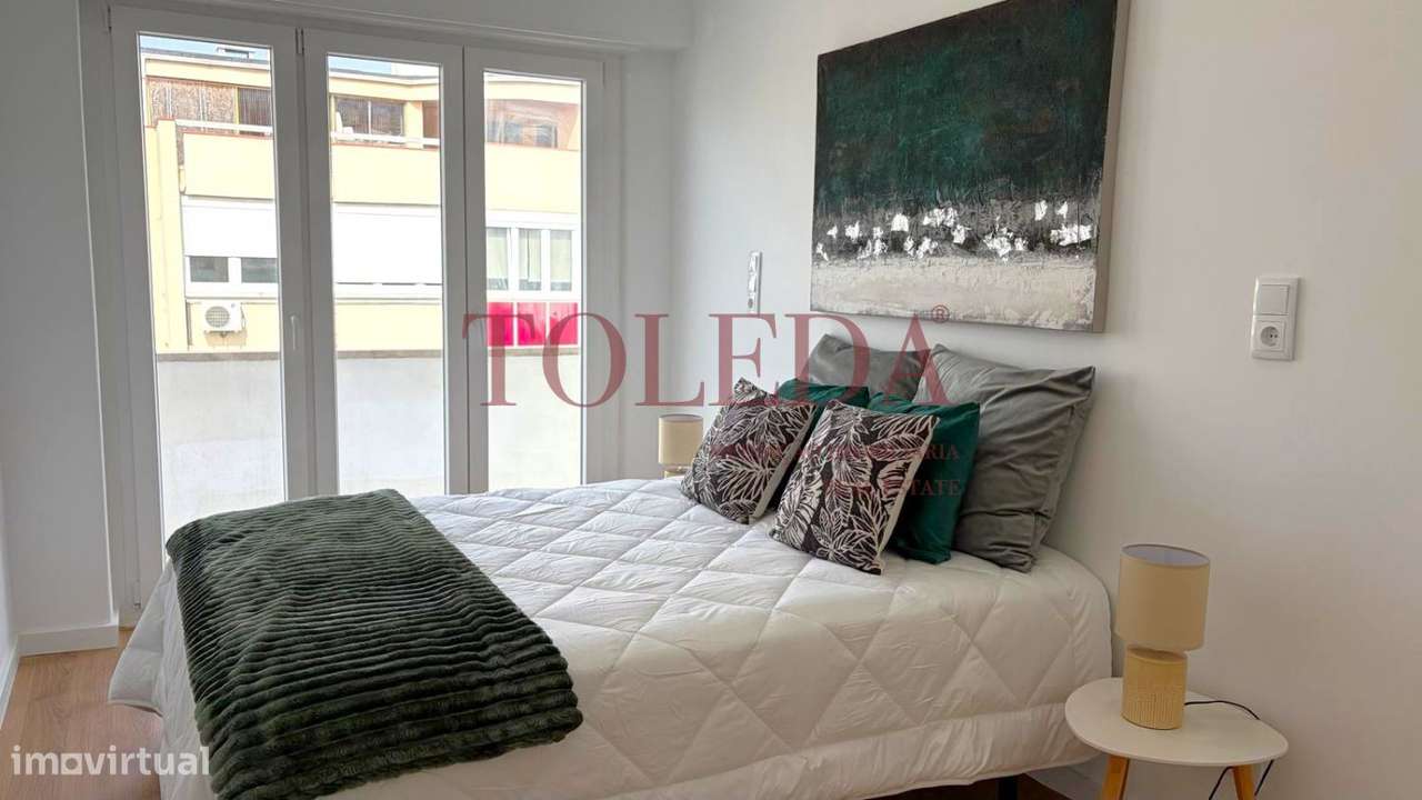 Apartamento T3 Remodelado a Estrear no Centro de Benfica-17