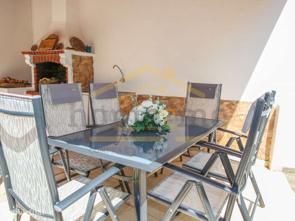 Fantastica Moradia de T3 com garagem e vista desafogada-32