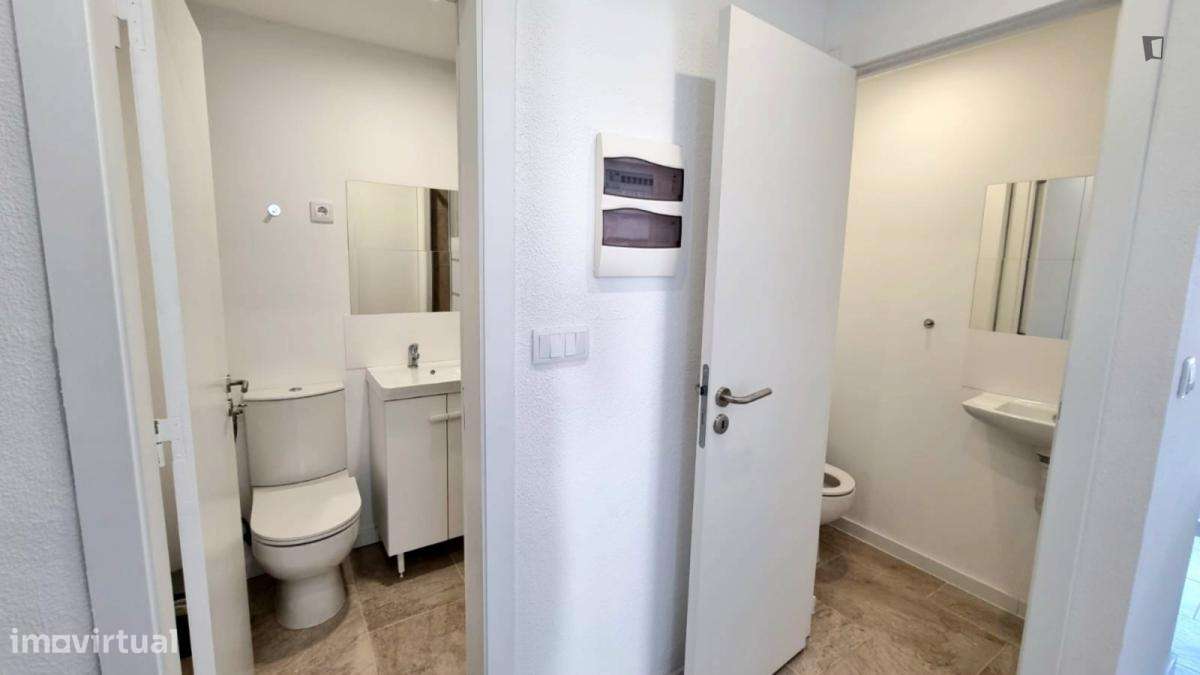 Quarto - localizado em Olivais Lisbon - Grande imagem: 3/7