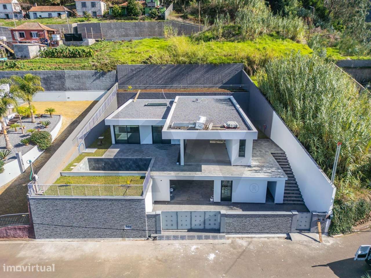 Moradia T3 Moderna com Vista Mar – Arco da Calheta - Grande imagem: 1/60