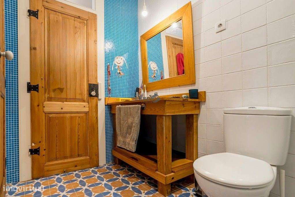 Moradia duplex na Graça com 5 Quartos e Jardim-16