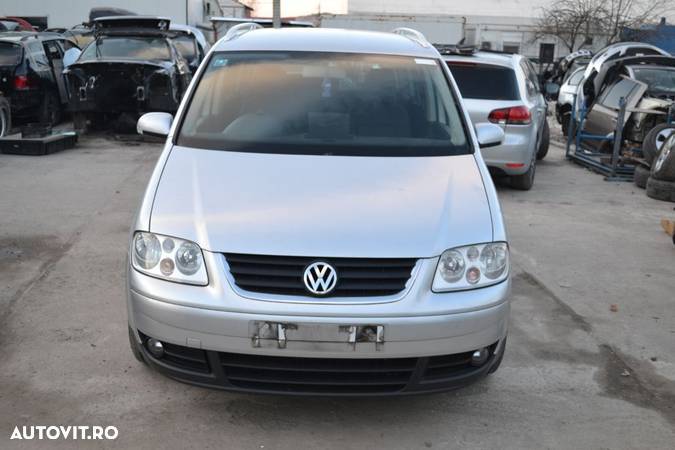 Dezmembram Vw Touran 1.6 Fsi BLF - 1