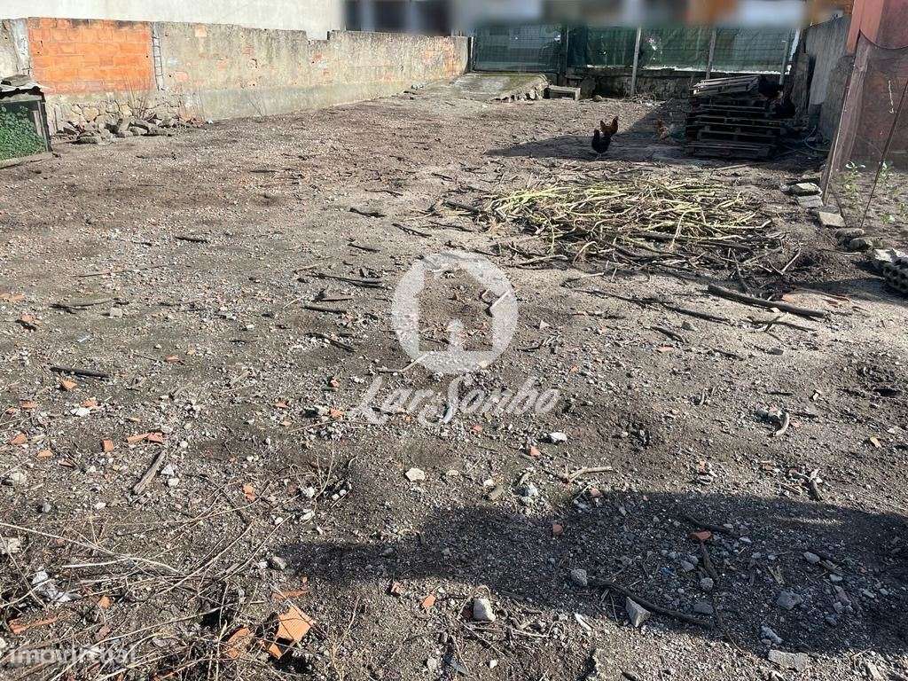 Moradia em banda com terreno de 751 m2 a 50m da praia de Aver-o-Mar... - Grande imagem: 5/7