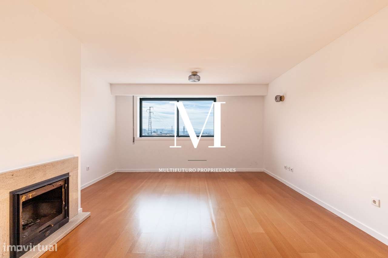 Valongo | Apartamento T2 | Varanda | Box 2 viaturas | Arrumos-4