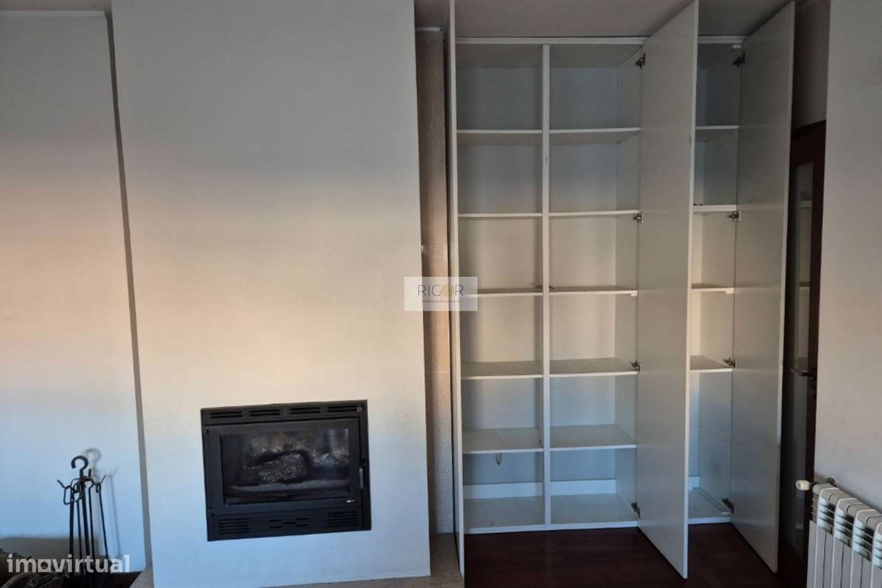 Apartamento t2 com varanda ao Hospital São João e faculdades - Grande imagem: 4/16