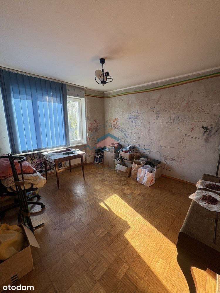 Duży dom w lubianej okolicy w okazyjnej cenie!-11