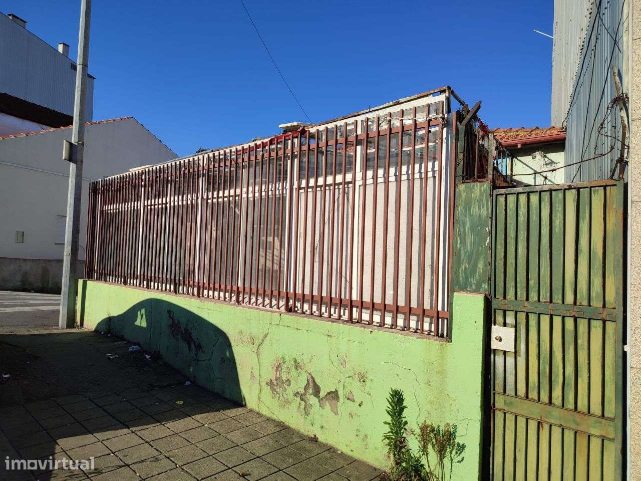 Loja p/ Comercio e serviços na Estrada Exterior da Circunvalação/Porto - Grande imagem: 2/14