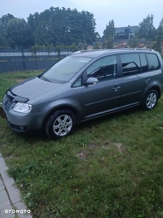 Volkswagen Touran 2.0 TDI DPF Highline - 1