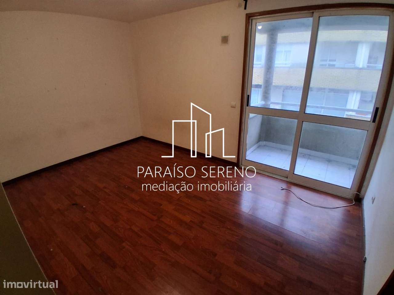Apartamento T3 Remodelado com Garagem em Baguim do Monte-9