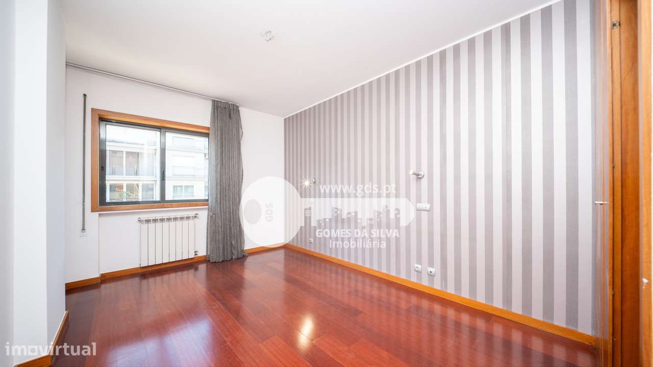 Apartamento T3 com Garagem – Rua José António Cruz, Braga (S. Vítor)-23