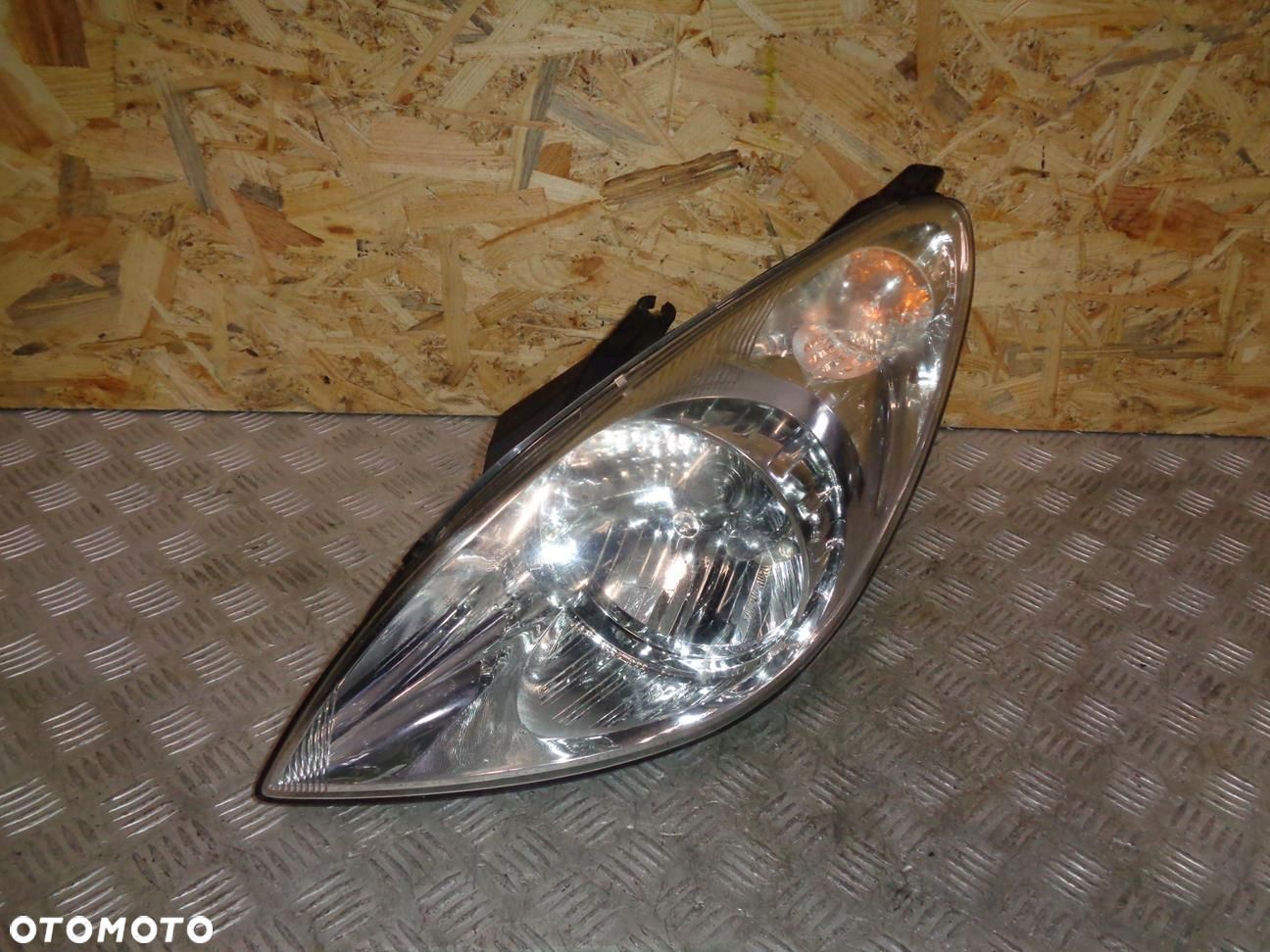 LAMPA LEWA PRZÓD PRZEDNIA HYUNDAI I20 I 08- 92101-1J0XX EUROPA - 1