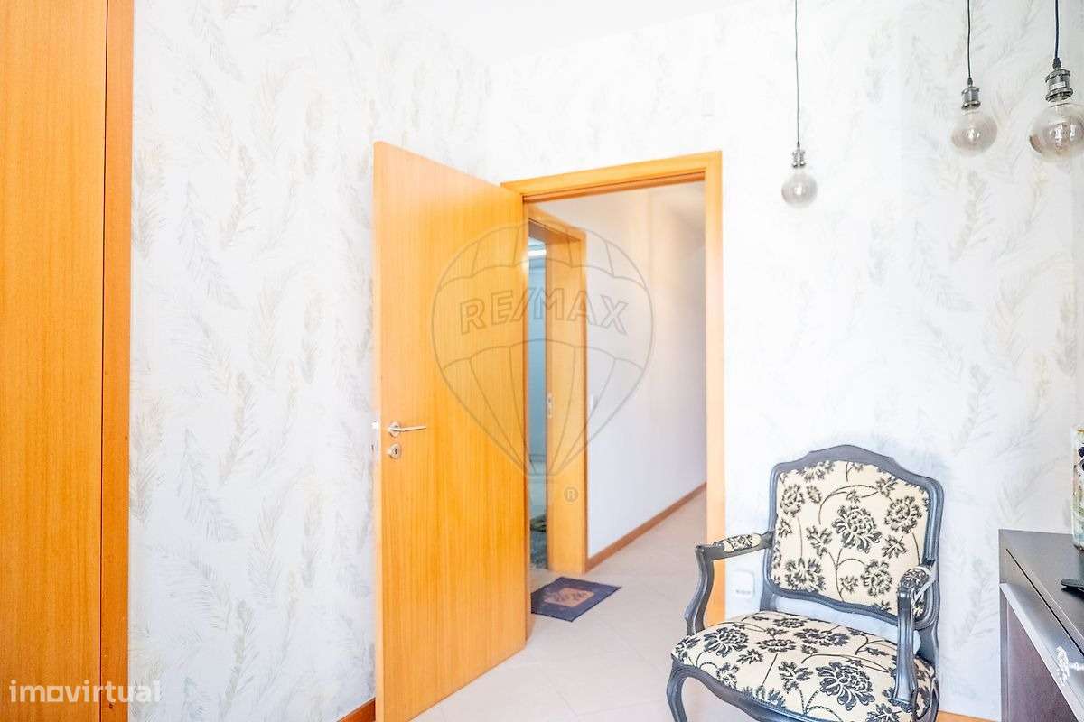 Moradia T3 Geminada em Azurém – Vista Deslumbrante para a Penha-16