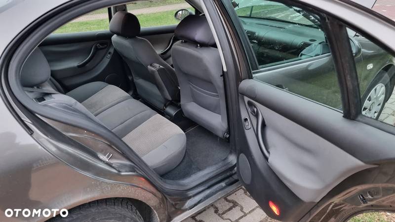 Seat Toledo 1.9 TDI Signo - 10