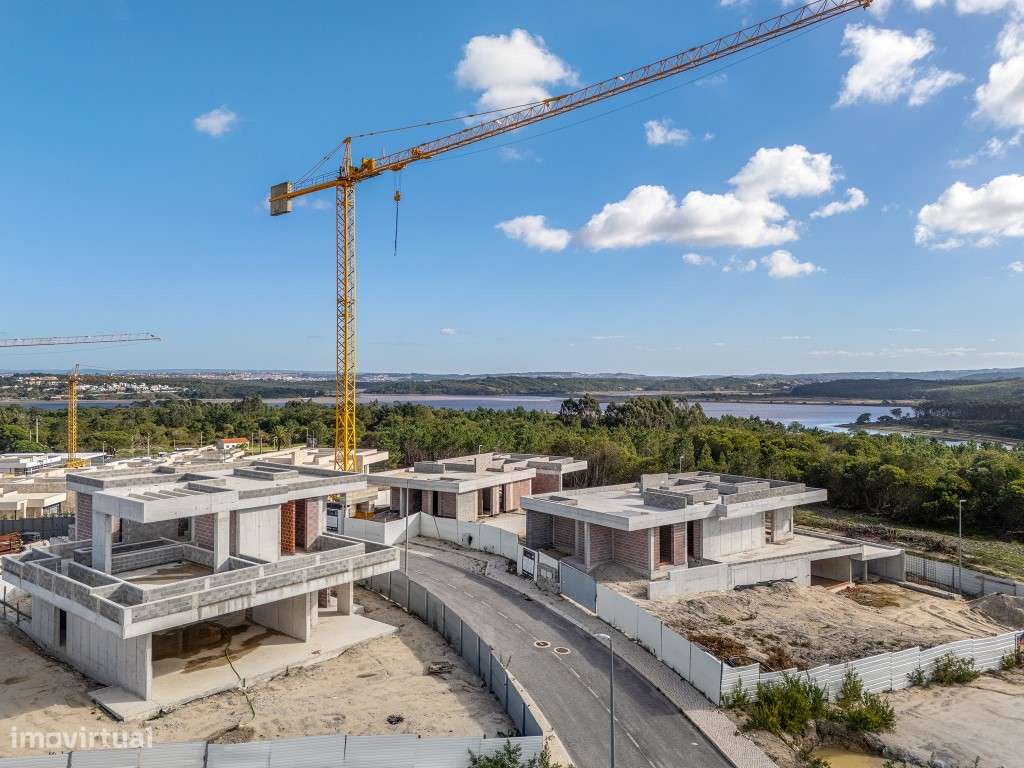 Lote com moradia iniciada junto aos campos de golfe e às praias-19