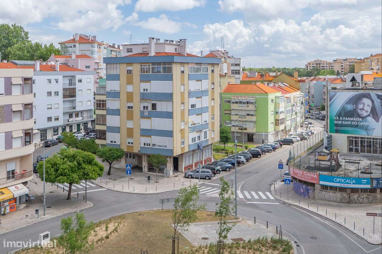 Apartamento T2 em Sacavém com Excelente Localização-24