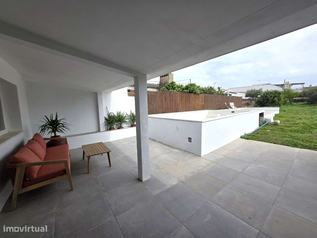 Moradia T2 com piscina pronta a habitar!-14