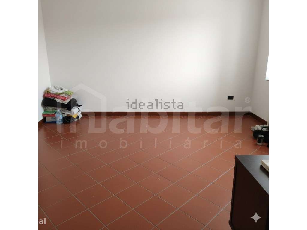 Casa T2+2 à Venda no Centro Histórico de Benavente Ampla e com Espa... - Grande imagem: 5/36