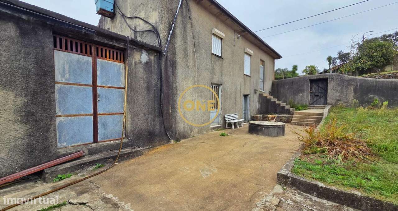Moradia T2 para Restauro na Trofa - Grande imagem: 5/35