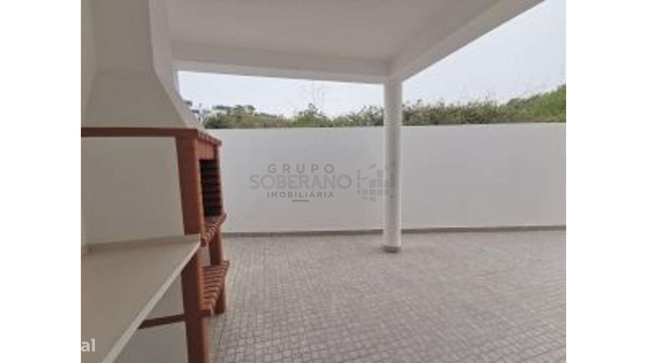 Moradia Geminada T3 em Ericeira-33
