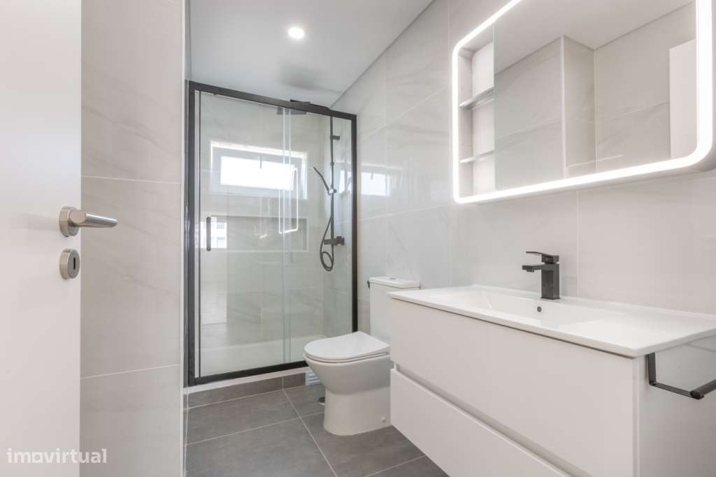 T3 Remodelado. Cozinha equipada e  Suite-13