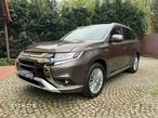 Mitsubishi Outlander - 1