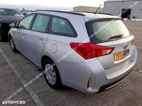 Dezmembrez Toyota Auris 2 [2012 - 2015] Touring Sports wagon 5-usi 1.4 D-4D MT (90 hp) - 4