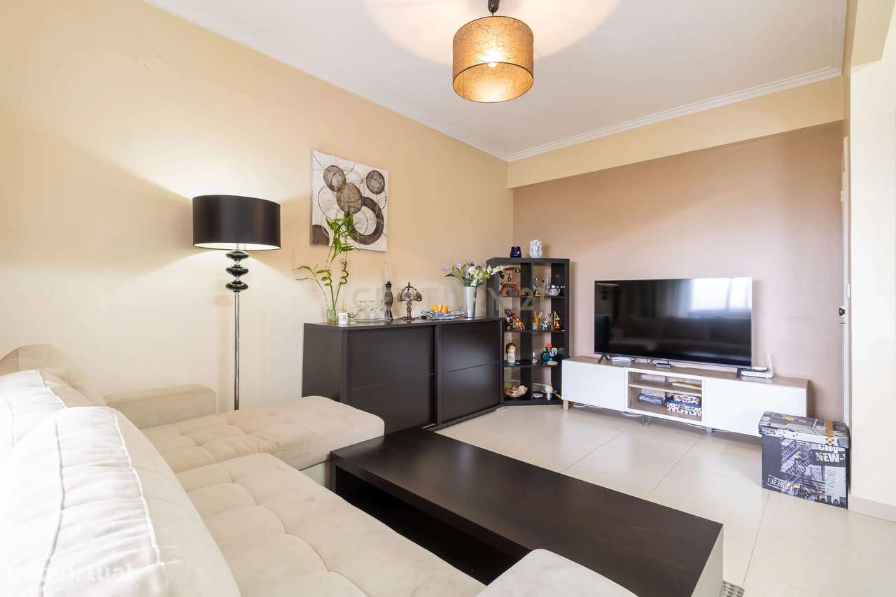 Apartamento T2 com Vista Rio | 2 Varandas / Zona Tranquila e Excelente - Grande imagem: 3/17