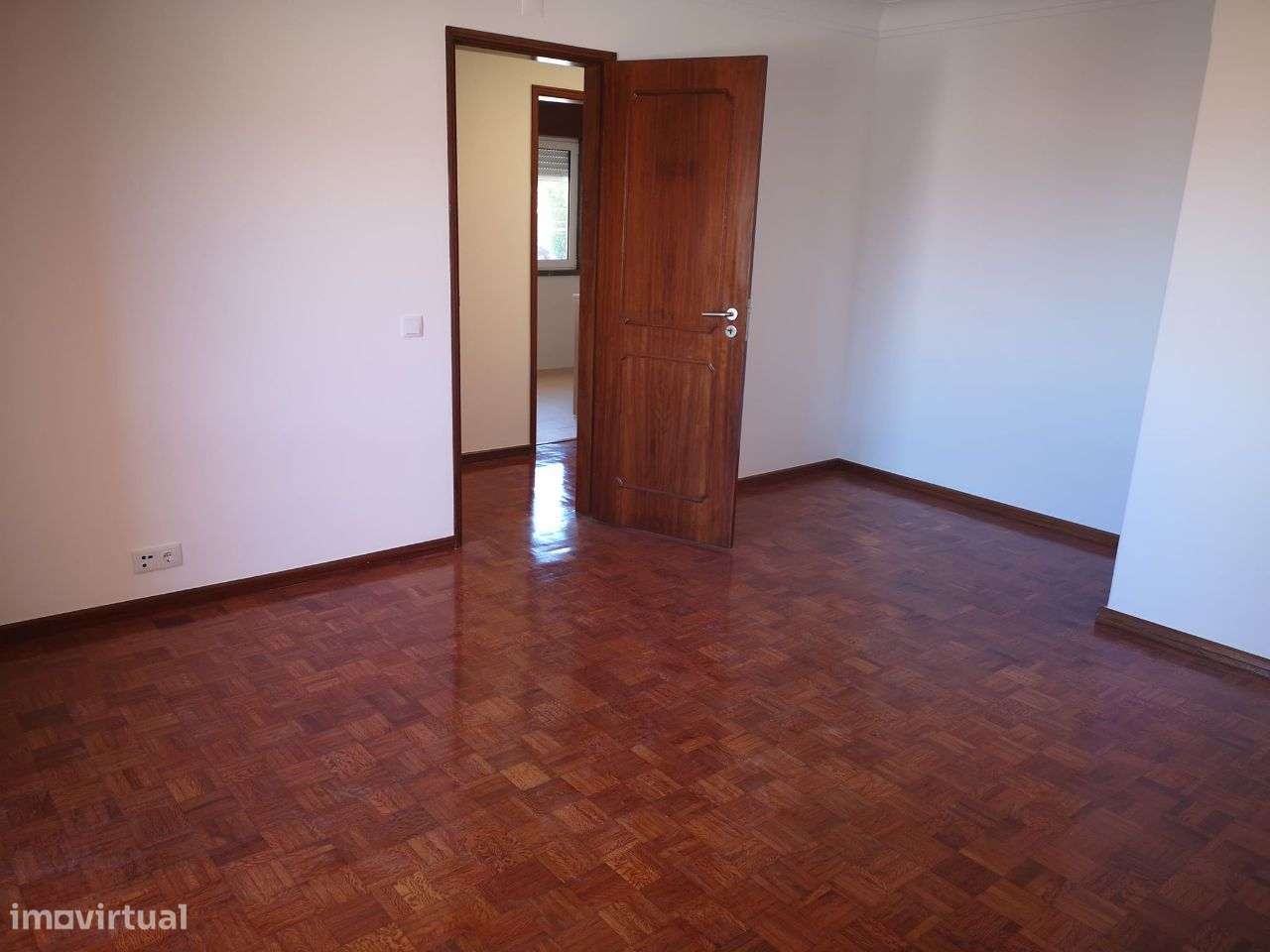 Apartamento T2 Parede Centro a 3 minutos da Estação da CP - Grande imagem: 5/19